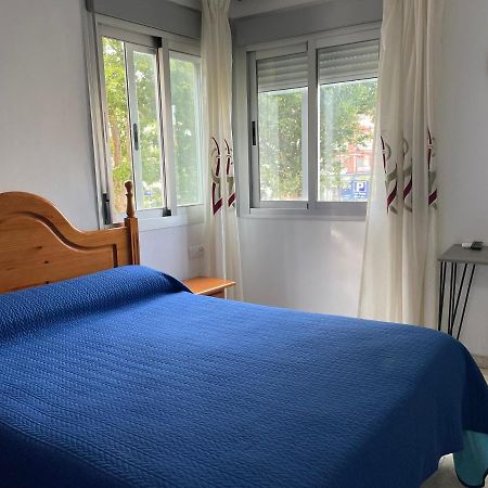 Hostal Mediterraneo Торре-дель-Мар Экстерьер фото