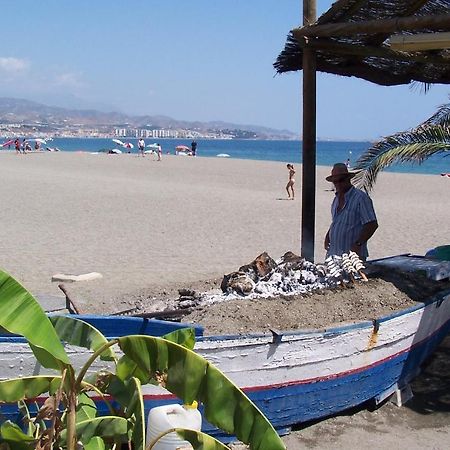 Hostal Mediterraneo Торре-дель-Мар Экстерьер фото