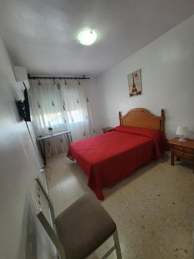 Hostal Mediterraneo Торре-дель-Мар Экстерьер фото