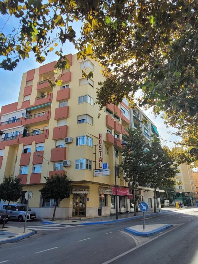Hostal Mediterraneo Торре-дель-Мар Экстерьер фото