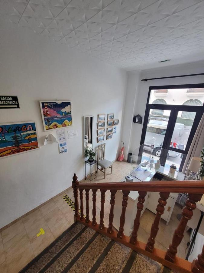 Hostal Mediterraneo Торре-дель-Мар Экстерьер фото