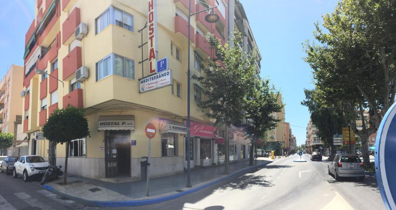 Hostal Mediterraneo Торре-дель-Мар Экстерьер фото