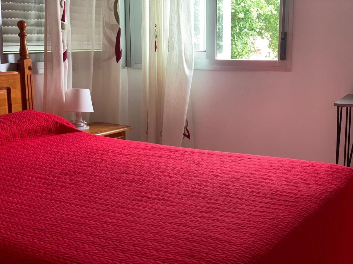 Hostal Mediterraneo Торре-дель-Мар Экстерьер фото
