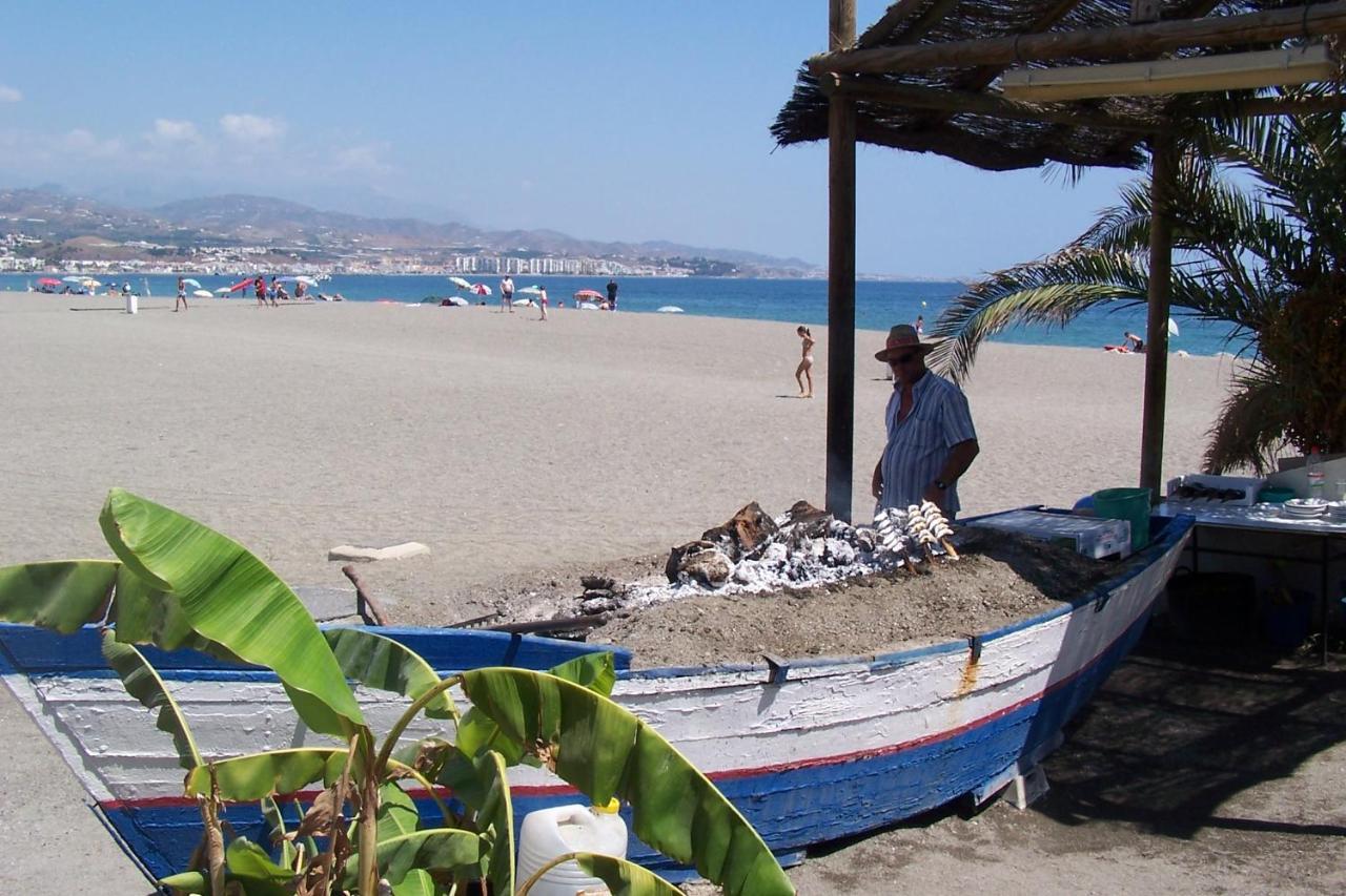Hostal Mediterraneo Торре-дель-Мар Экстерьер фото