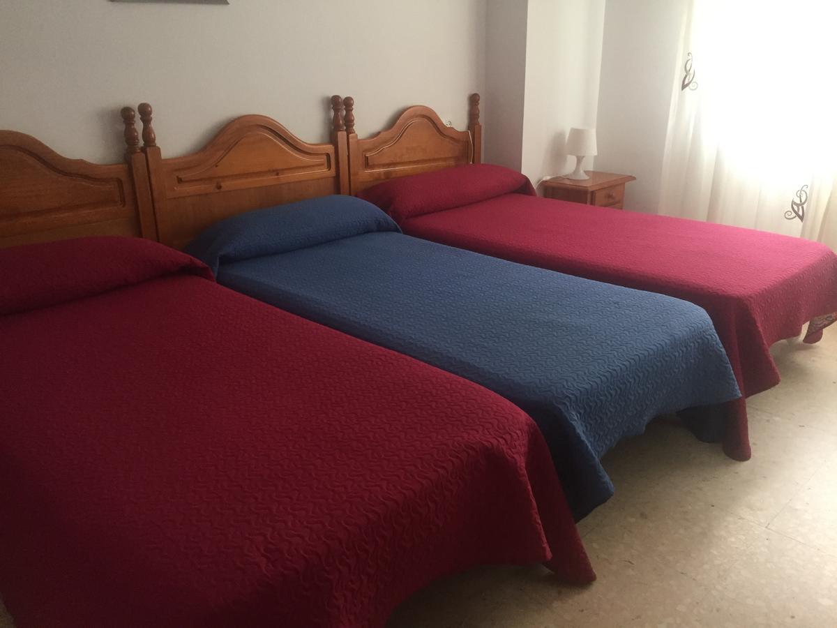 Hostal Mediterraneo Торре-дель-Мар Экстерьер фото