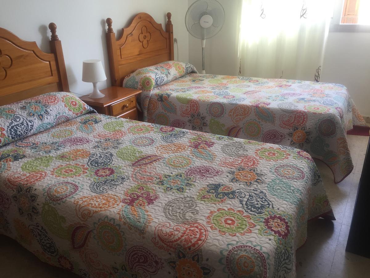 Hostal Mediterraneo Торре-дель-Мар Экстерьер фото