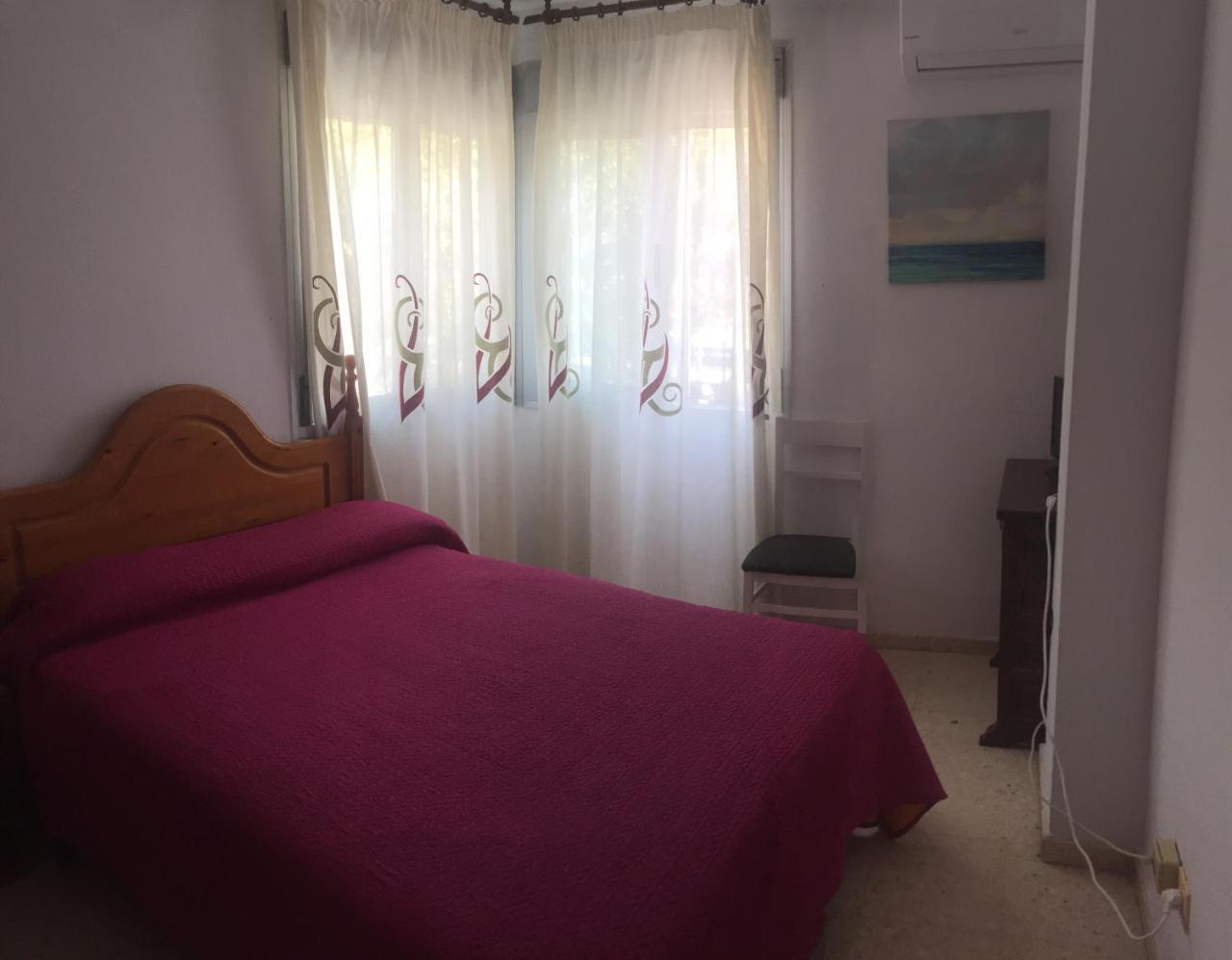 Hostal Mediterraneo Торре-дель-Мар Экстерьер фото